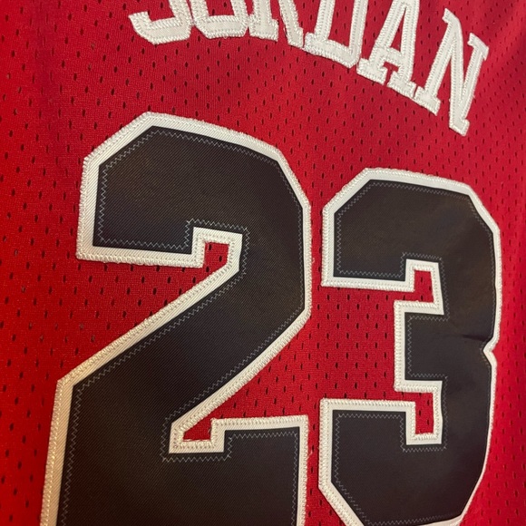 Chicago Bulls Michael Jordan Road Jersey - Picture 10 of 10